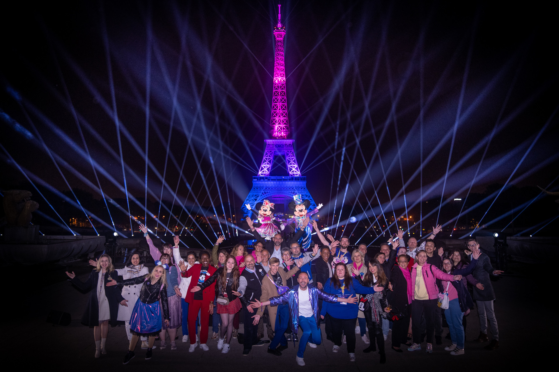 Mickey verlicht de Eiffeltoren voor het 30-jarig jubileum van Disneyland Parijs